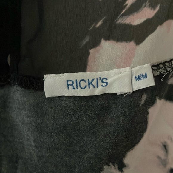 Ricki’s Black & Pink Floral Top - Picture 4 of 4